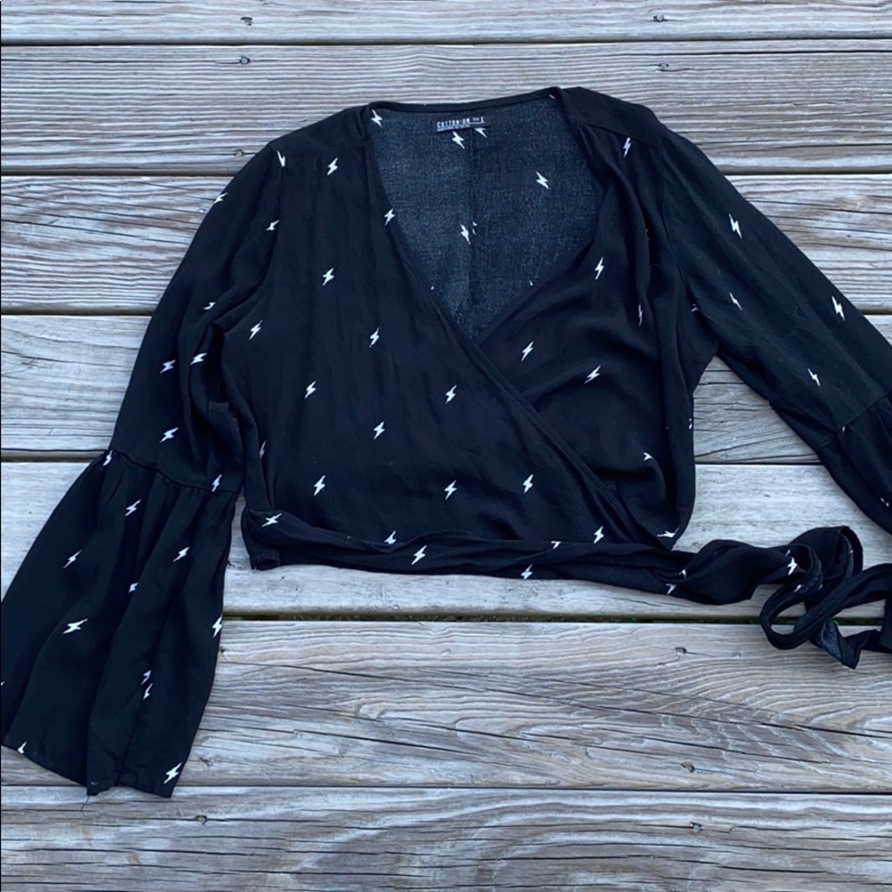 Cotton On - Lightning Bolt tie shirt
